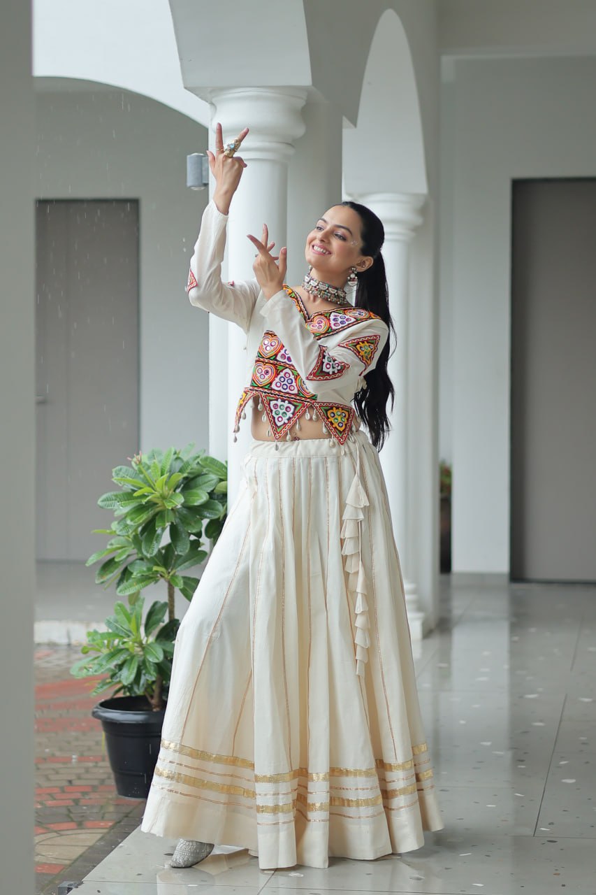 Heer-E-Riwaayat Off-White Mirror Choli Lehenga Set